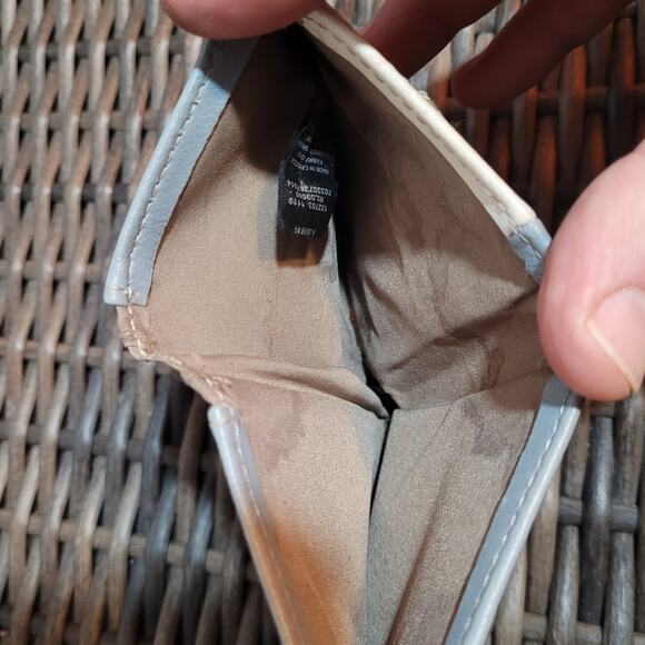 RELIC Faux Leather Bird Wallet 4" X 3.5" Eggshell Cornflower Blue 3D Studded - Picture 6 of 9